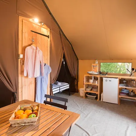 Huttopia De Meinweg * Herkenbosch